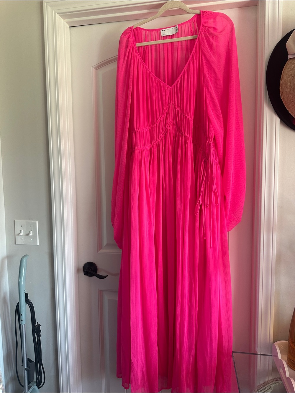 ASOS EDITION Curve ruched gathered waist chiffon maxi dress hot pink size 20 - Picture 4 of 6